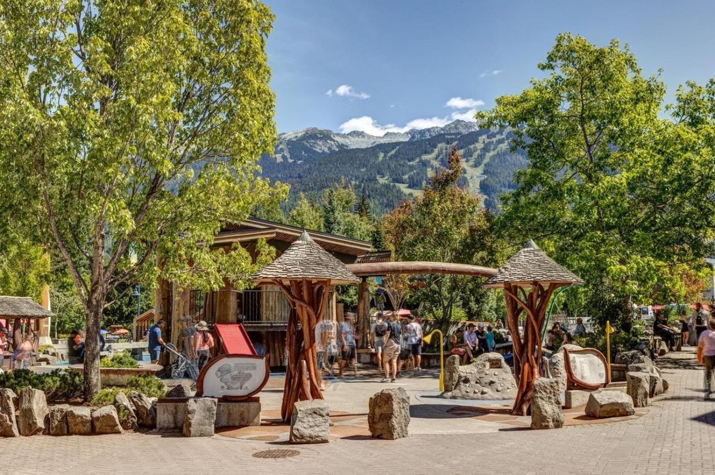 2br 2ba Mountain Escape W Perfect Quiet Village Location Near To Shops, Cafes, Olympic Rings Whistler