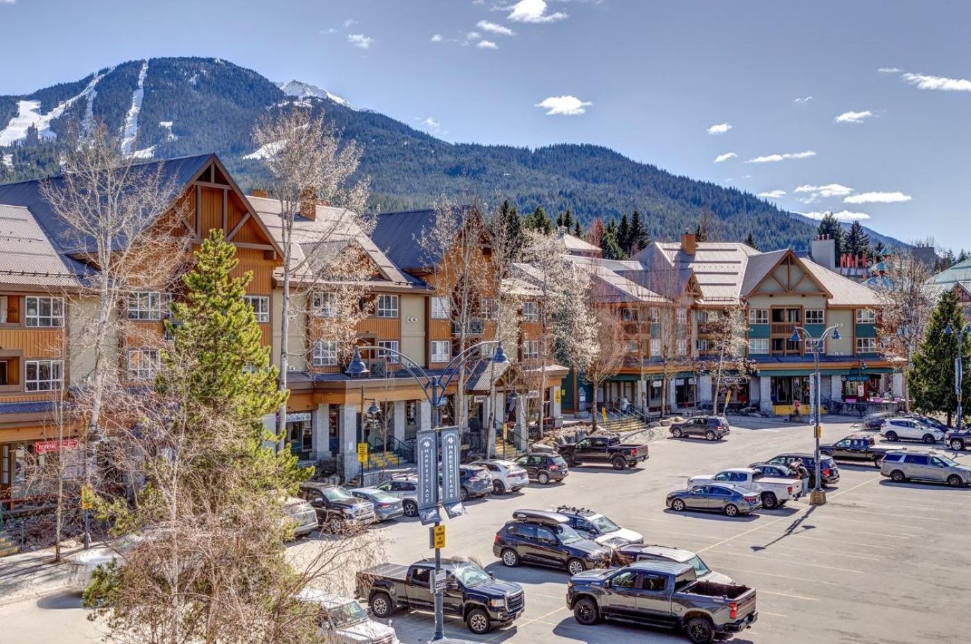 2br 2ba Mountain Escape W Perfect Quiet Village Location Near To Shops, Cafes, Olympic Rings Apartment