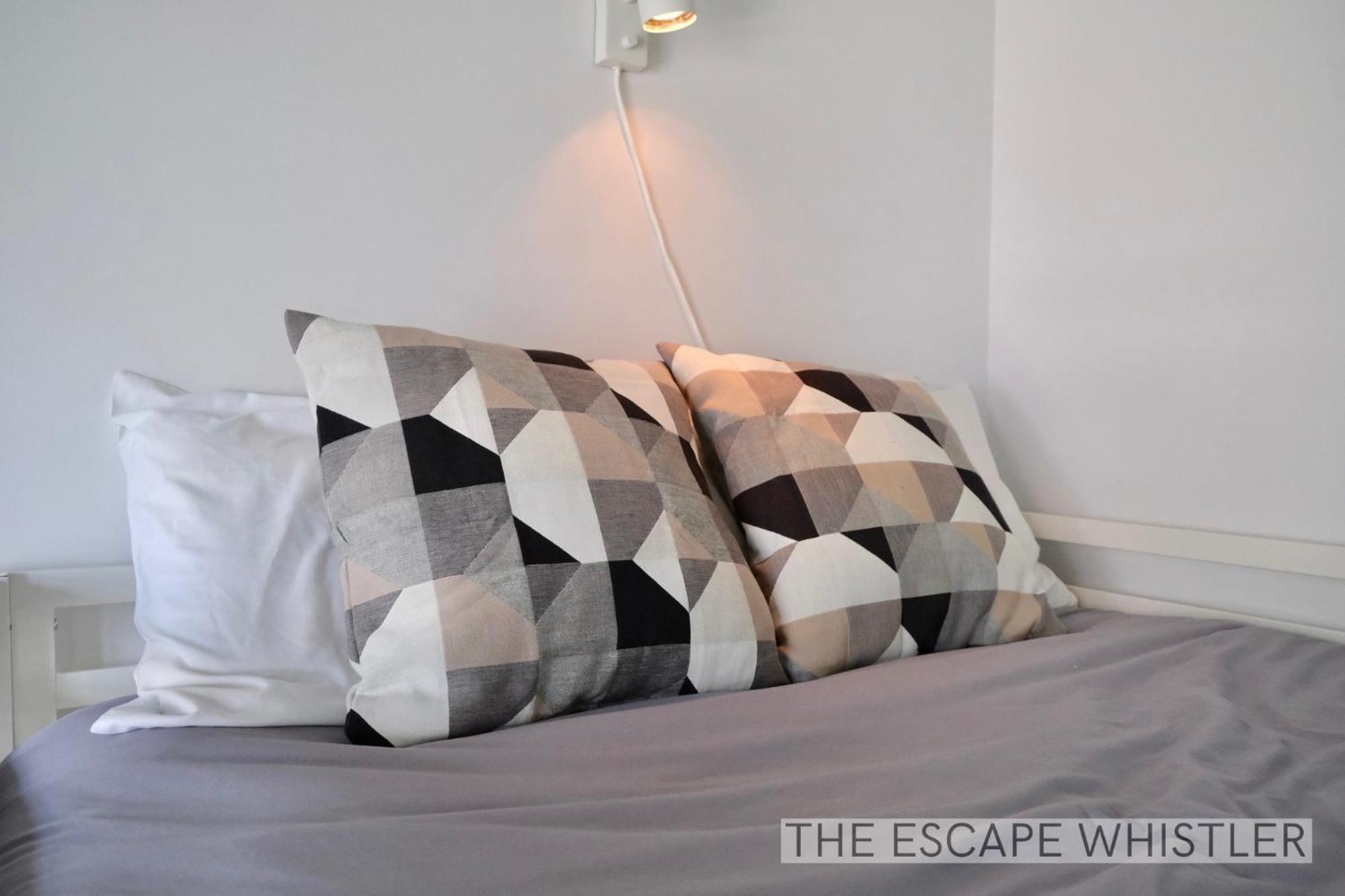 2br 2ba Mountain Escape W Perfect Quiet Village Location Near To Shops, Cafes, Olympic Rings * Whistler