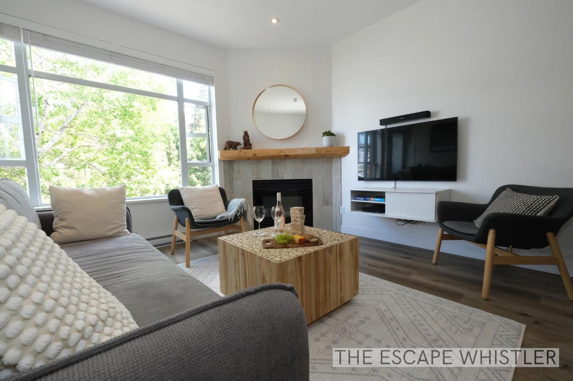 2br 2ba Mountain Escape W Perfect Quiet Village Location Near To Shops, Cafes, Olympic Rings *
