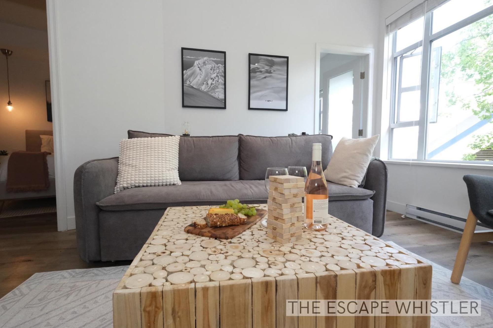 2br 2ba Mountain Escape W Perfect Quiet Village Location Near To Shops, Cafes, Olympic Rings